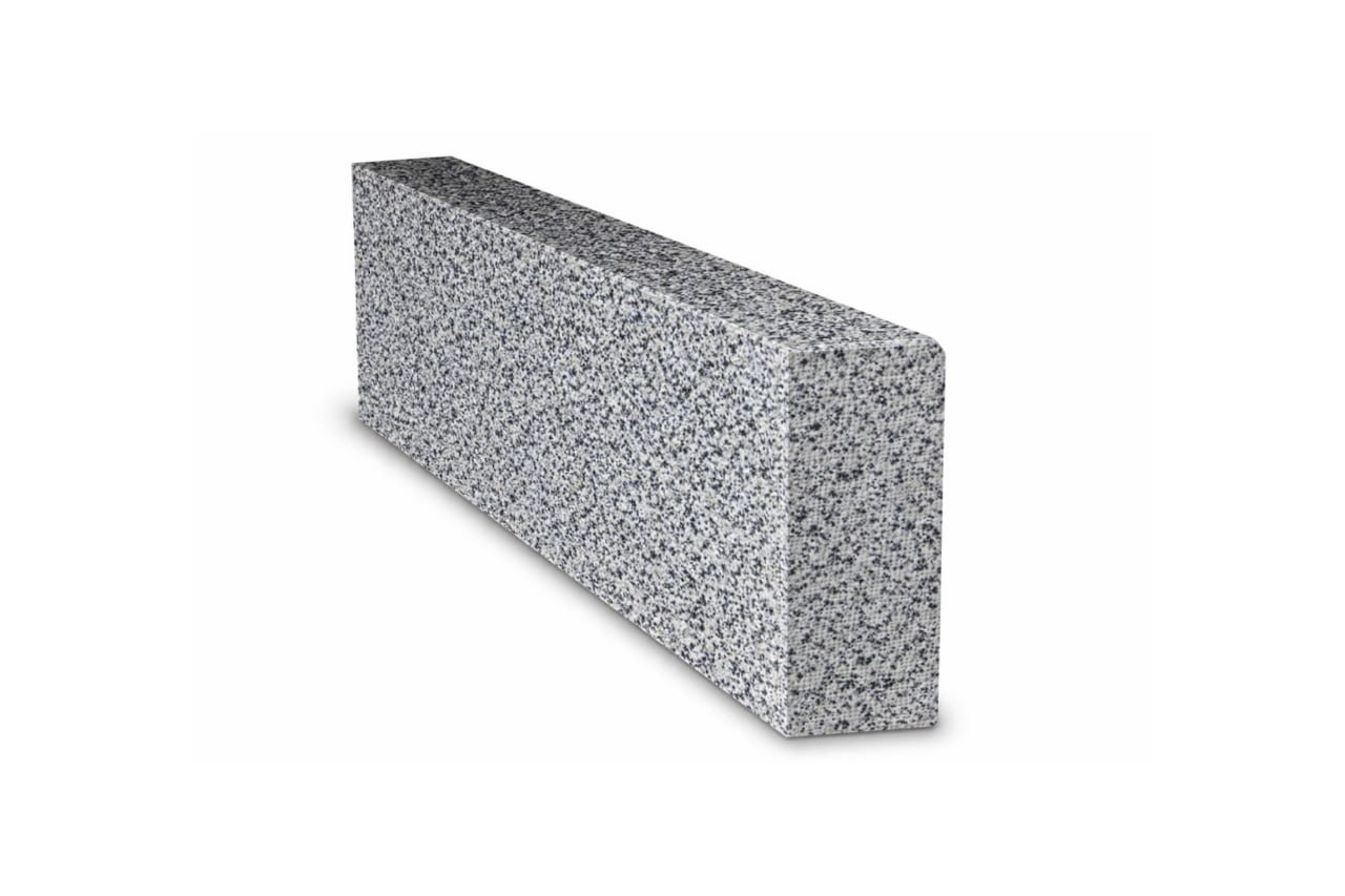 Бордюр гранітний з Покостівського граніту Lх200х80 мм (L=700-1500 мм)