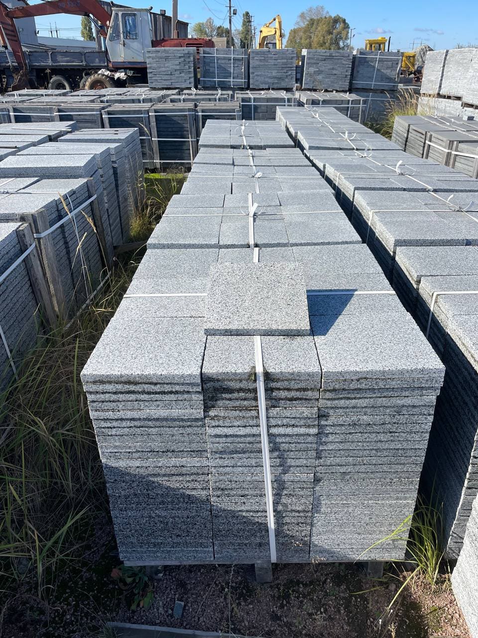 Плитка гранітна з Покостівського граніту 300х300х40 мм   термооброблена — додаткове фото