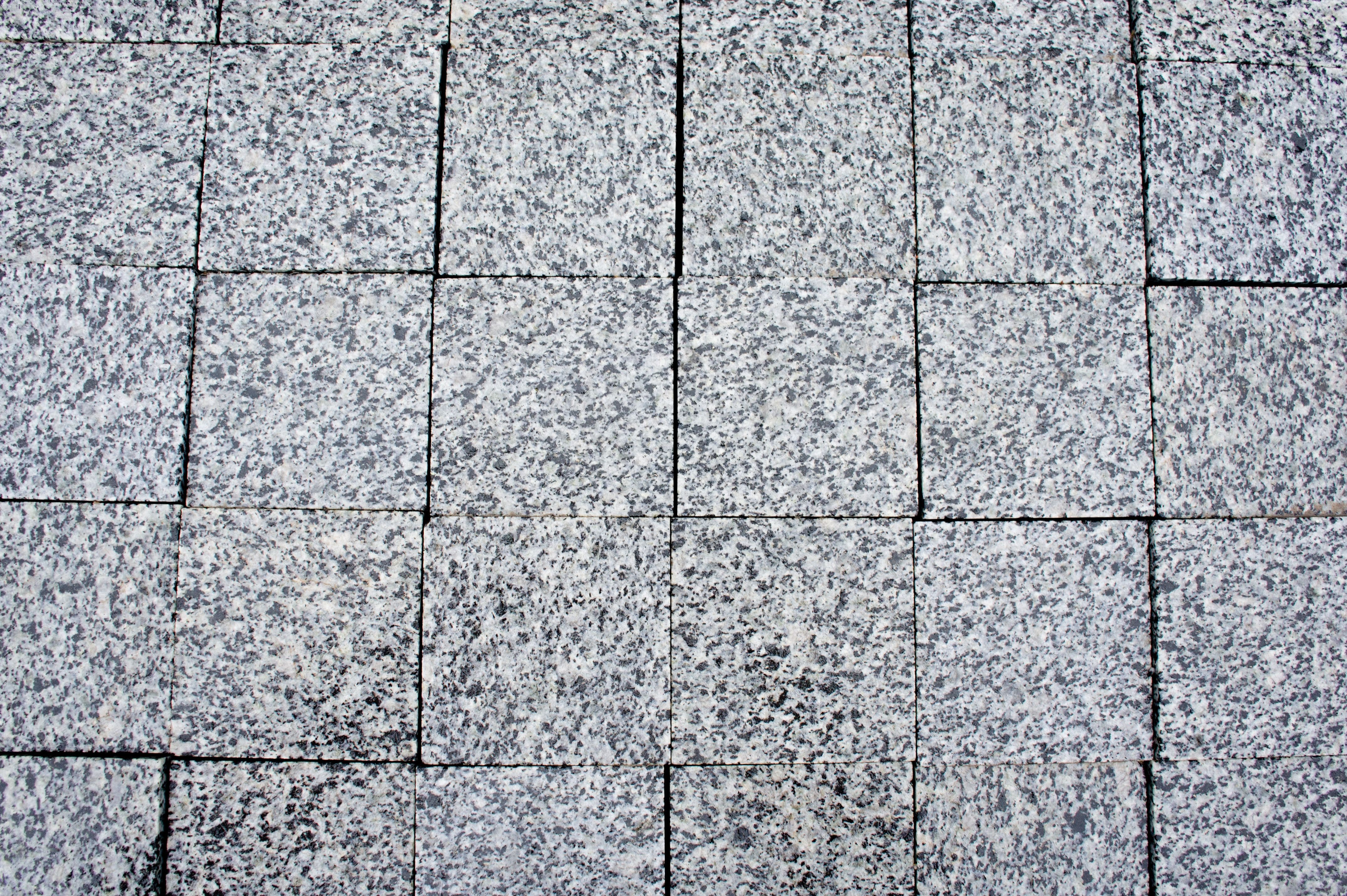 Бруківка гранітна з Покостівського граніту 100х100х40 мм пиляна  термооброблена — додаткове фото