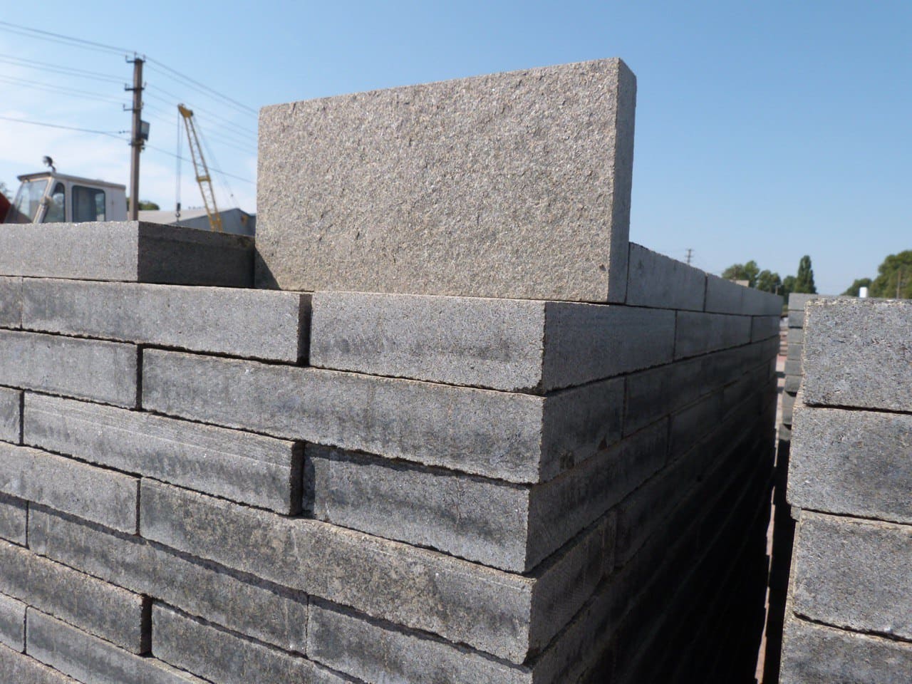 Плитка гранітна з габро 600х300х50 мм   термооброблена — додаткове фото